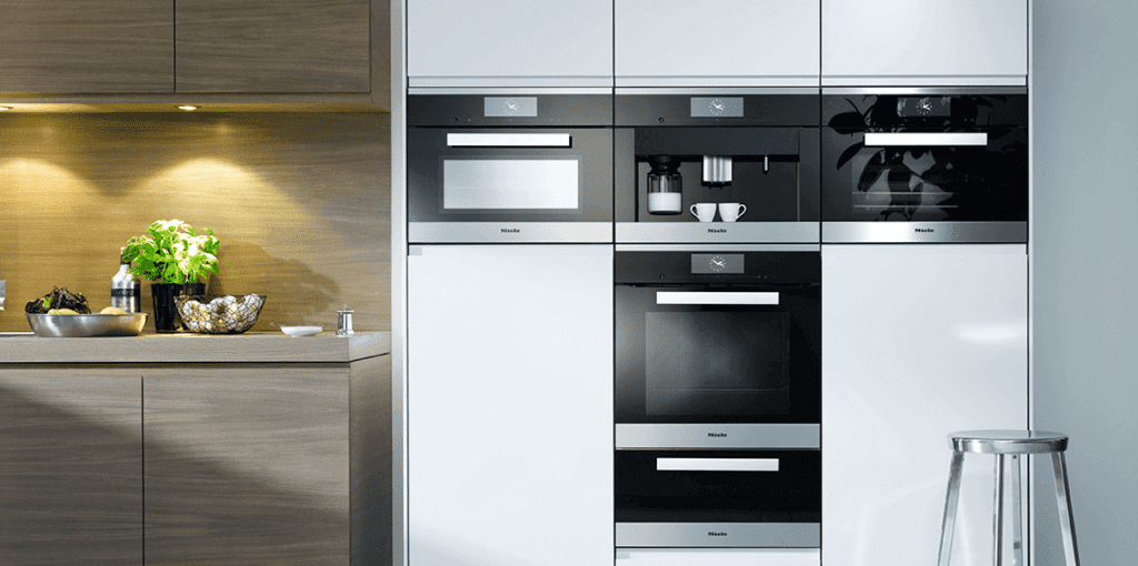 Производитель встраиваемая кухня. Miele Generation 7000. Встраиваемая техника Miele. Встроенная техника Miele. Встроенная духовка и микроволновка в одном шкафу.