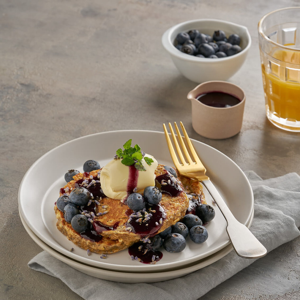Oatmeal, chia and ricotta pancakes with blueberry and maple syrup ...