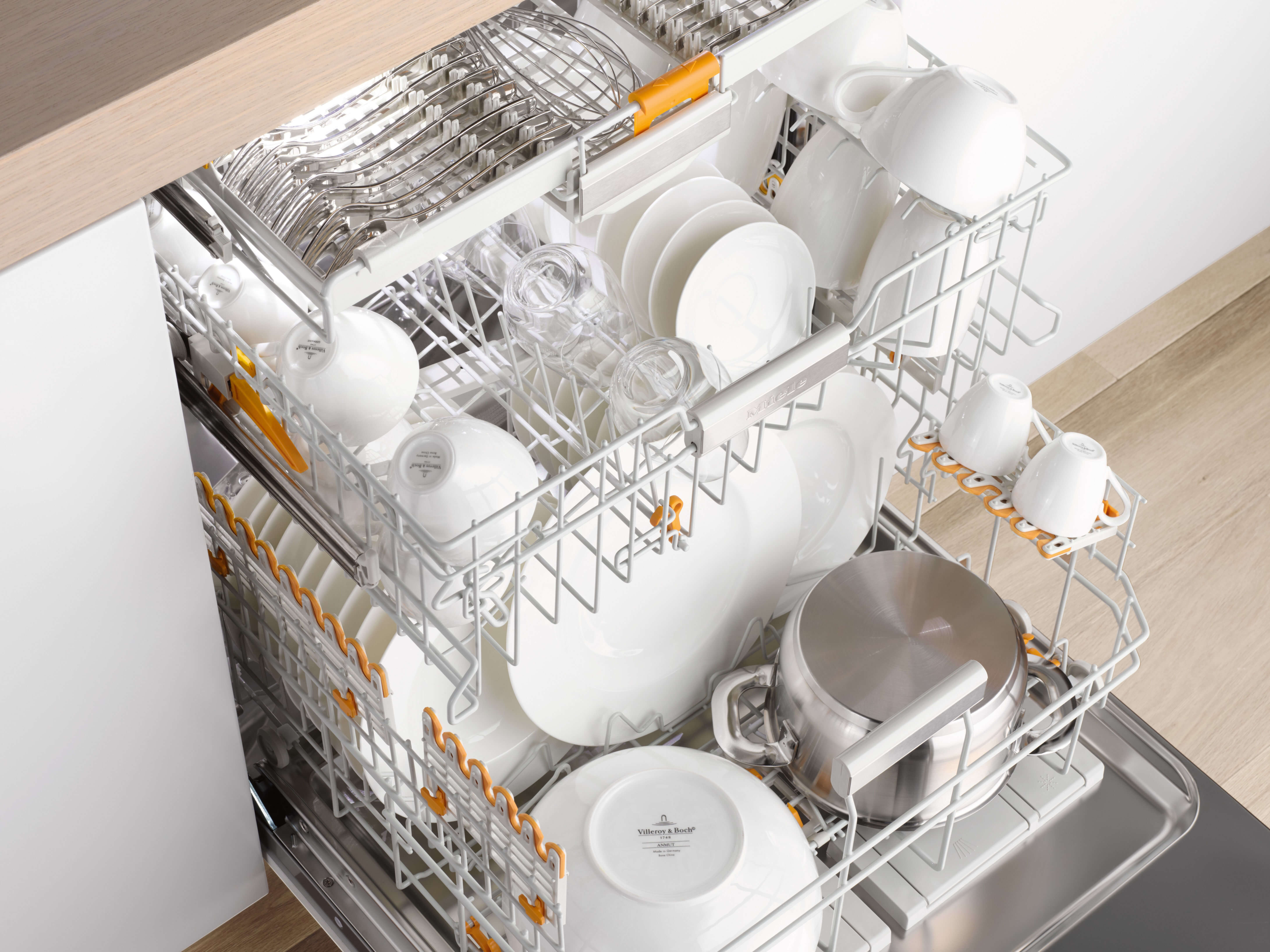 Built To Last The 37 Year Old Dishwasher That S Still Cleaning