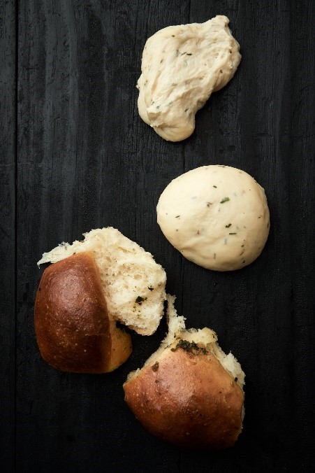 process in baking delicious bread with Miele MoisturePlus